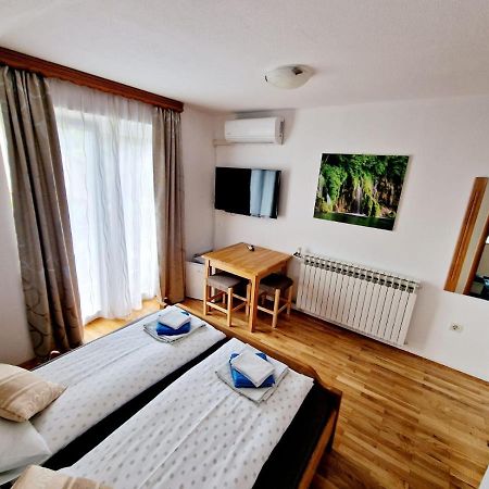 House Ana Bed & Breakfast Plitvicka Jezera Bagian luar foto