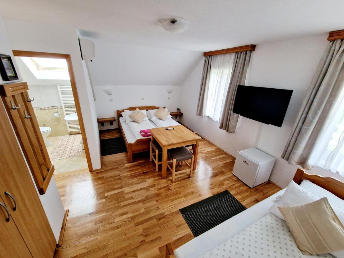 House Ana Bed & Breakfast Plitvicka Jezera Bagian luar foto