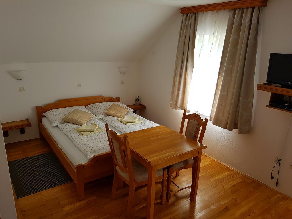 House Ana Bed & Breakfast Plitvicka Jezera Bagian luar foto