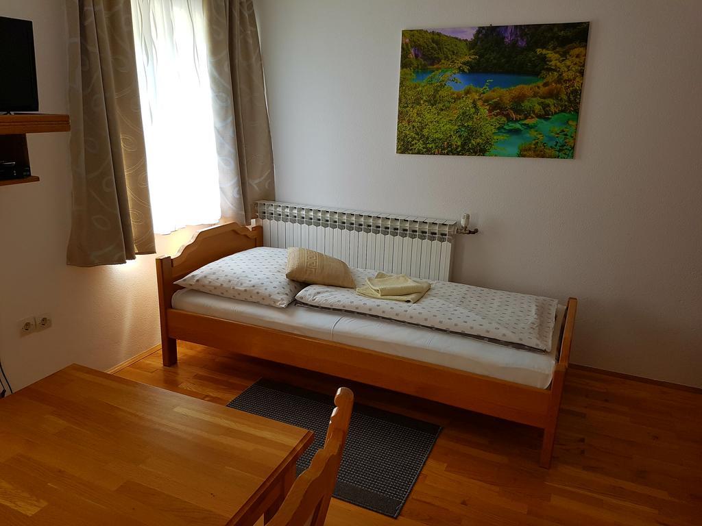 House Ana Bed & Breakfast Plitvicka Jezera Bagian luar foto